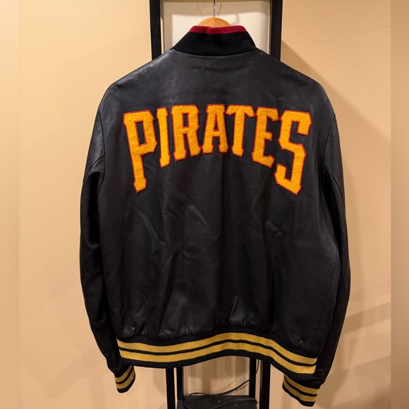 Gucci Other - Gucci x MLB AW18 Pirates Black Leather Bomber Varsity Jacket